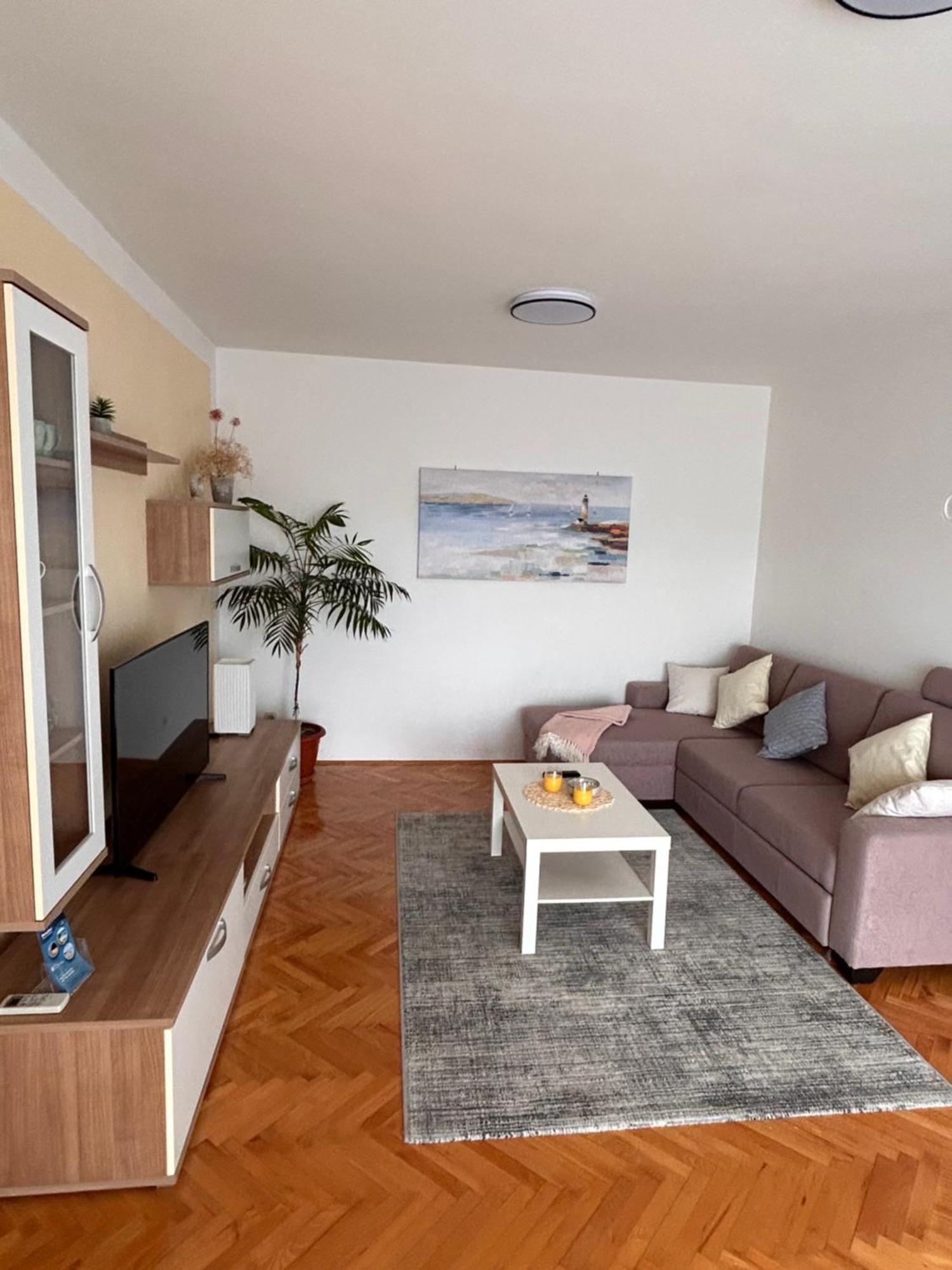 Apartments Marina Sveti Filip i Jakov Luaran gambar