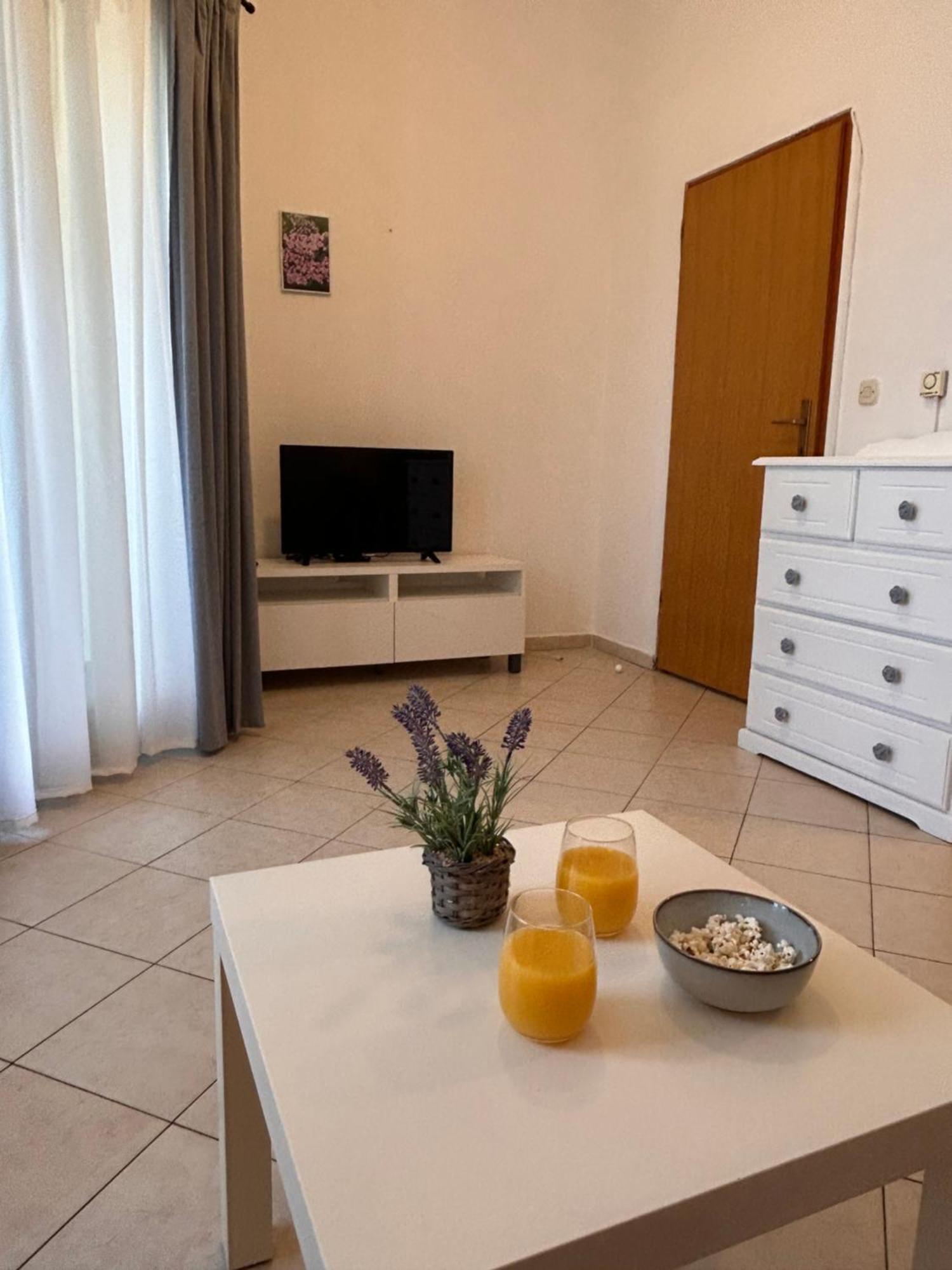 Apartments Marina Sveti Filip i Jakov Luaran gambar