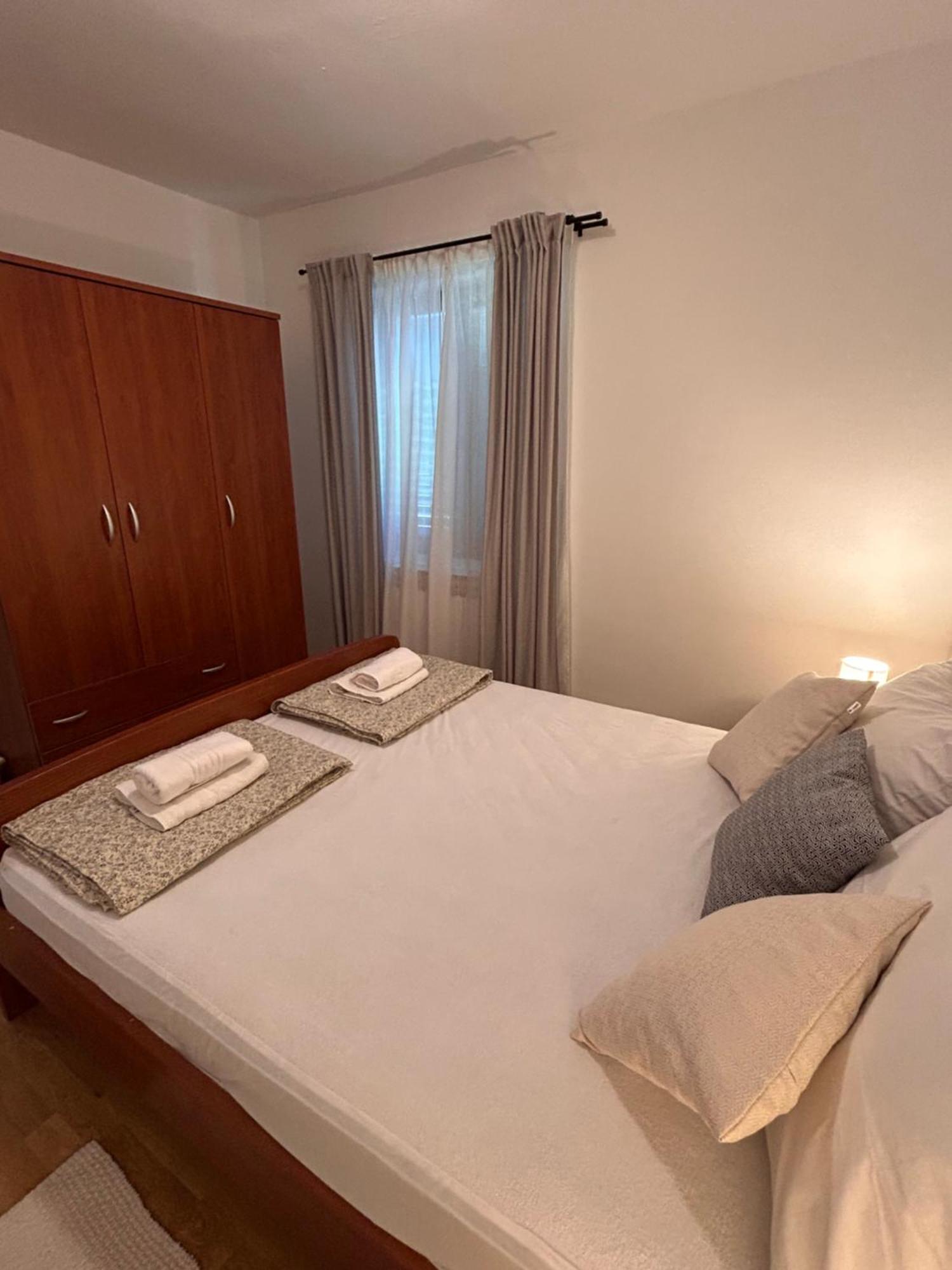 Apartments Marina Sveti Filip i Jakov Luaran gambar