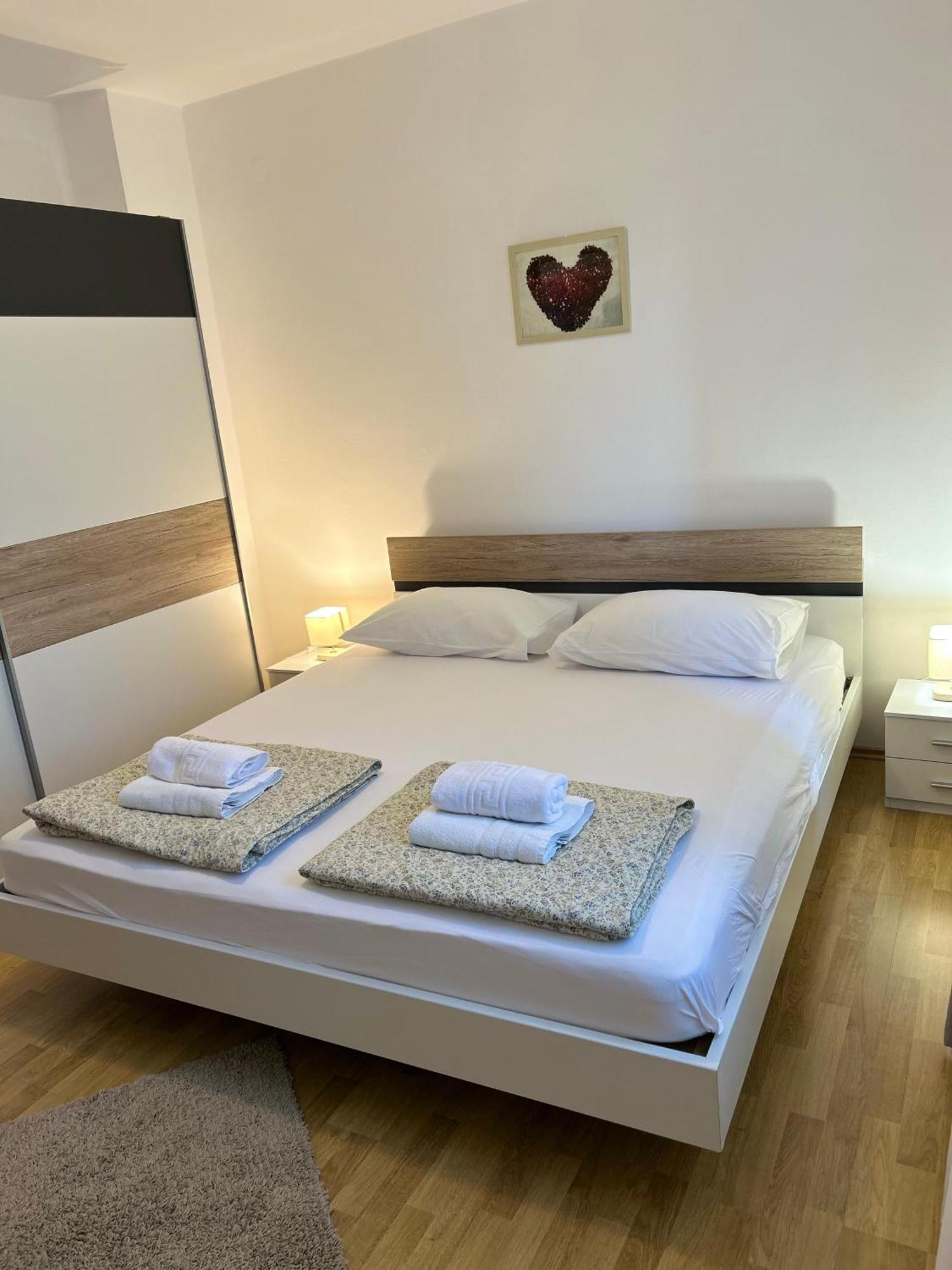 Apartments Marina Sveti Filip i Jakov Luaran gambar