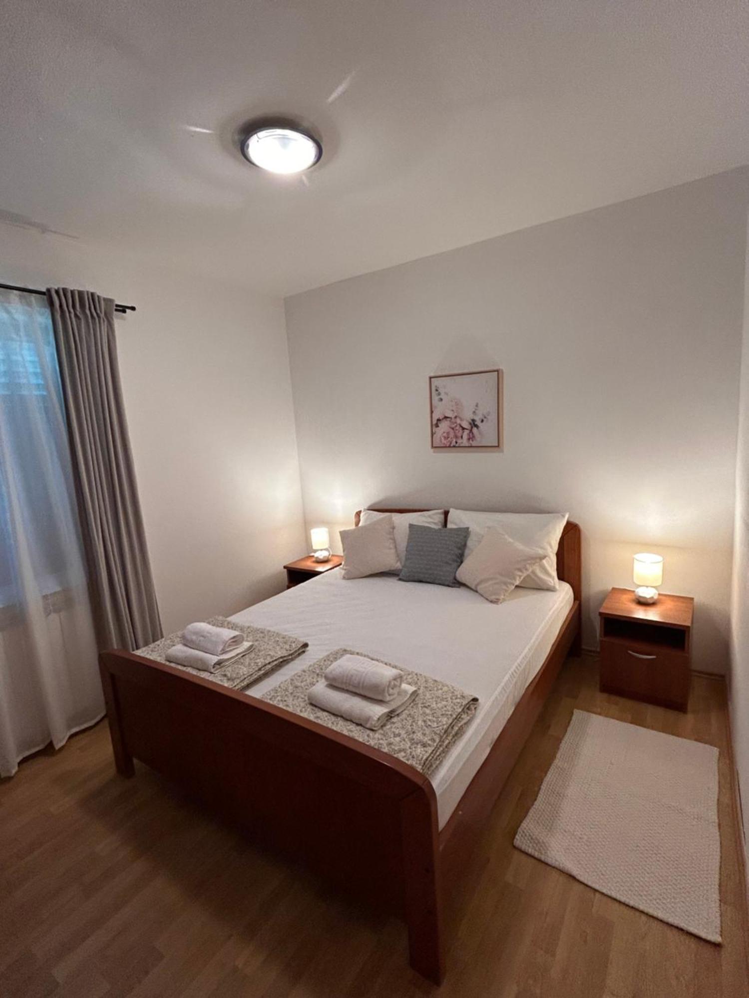 Apartments Marina Sveti Filip i Jakov Luaran gambar