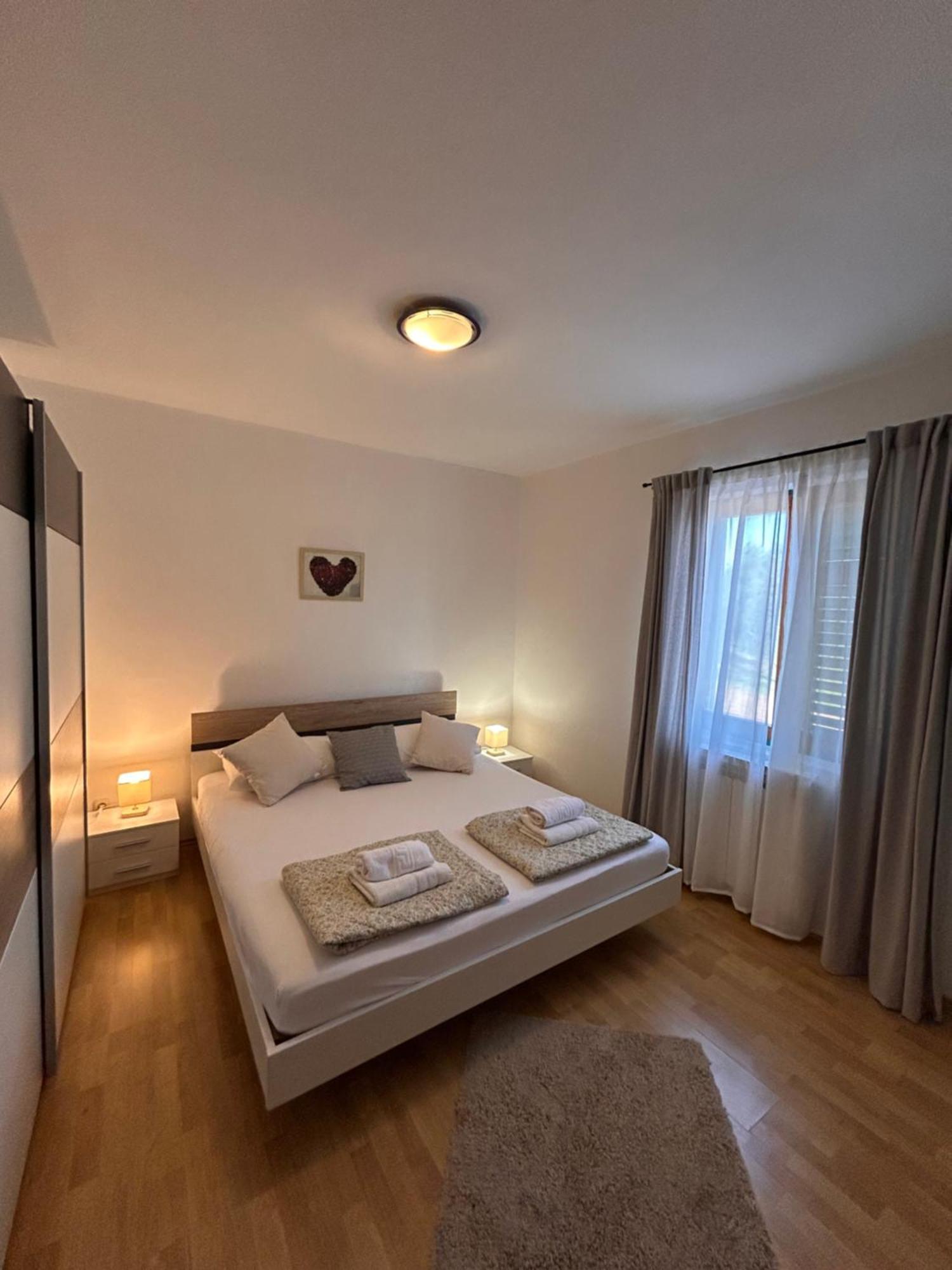 Apartments Marina Sveti Filip i Jakov Luaran gambar