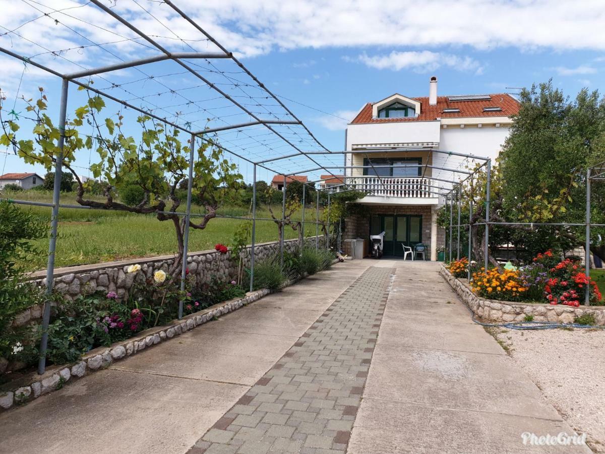 Apartments Marina Sveti Filip i Jakov Luaran gambar